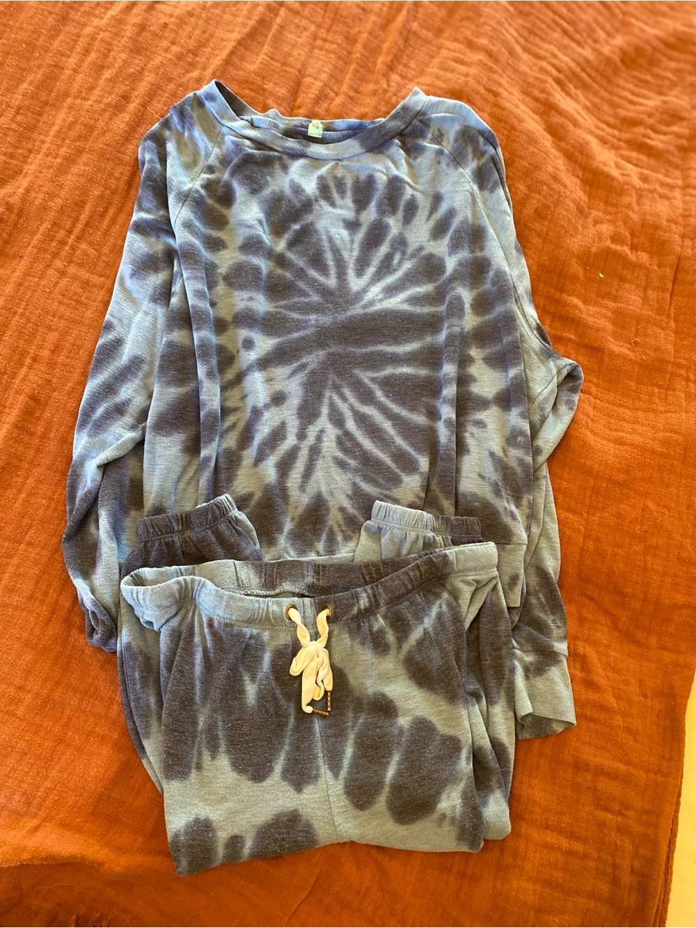 Women's Blue Tie-Dye Pajama Set - Cozy Lounge Top & Joggers